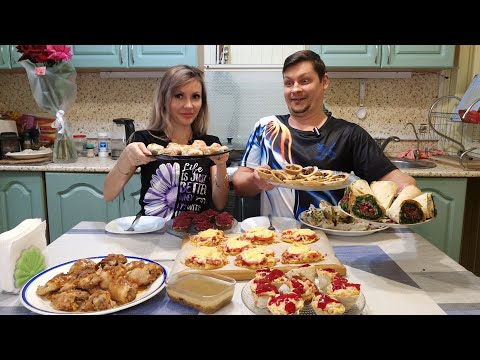Видео: МУКБАНГ | Пробуем блюда праздничного ФУРШЕТНОГО СТОЛА за 2000 рублей