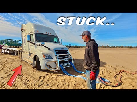 Видео: Новенький грузовик зарылся в фермерское поле. Справится ли мой самосвал с этой работой?