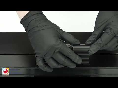 Видео: Монтаж петель на алюминиевую дверь. Установка и регулировка накладной петли MEX 3-х секционная