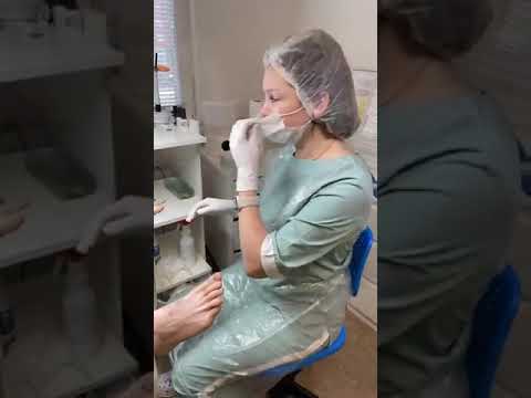 Видео: Как делать педикюр без заморочек и без пыли? Смотри!