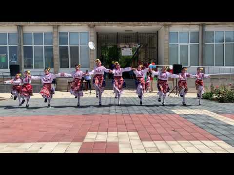 Видео: Дайчово хоро от ДФТС "Искрици" към НЧ "Искра - Летница 1997 г."