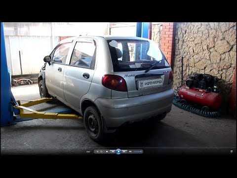 Видео: Замена левого привода нижнего рычага и рулевой тяги на Daewoo Matiz Дэу Матиз 0,8 2007 года