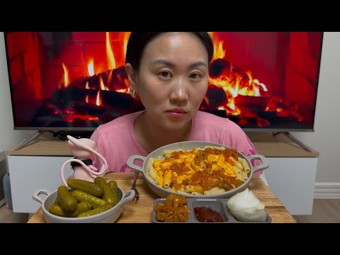 Видео: МАКАРОНЫ С ОГУРЧИКАМИ🥒|МУКБАНГ |ЛЮБИМАЯ 🥘