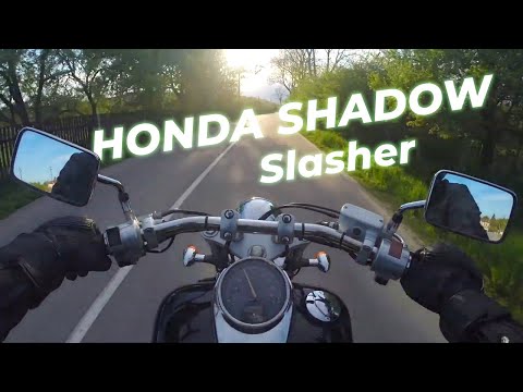Видео: Неспешный вечерний прохват на Honda Shadow Slasher в околицах города