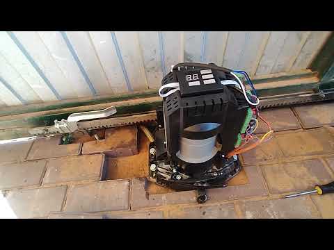 Видео: Когда откатные ворота заклинило. Решение простое.