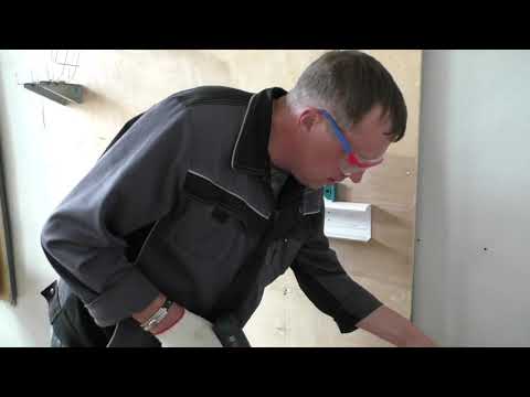 Видео: Монтаж широкого кабель канала