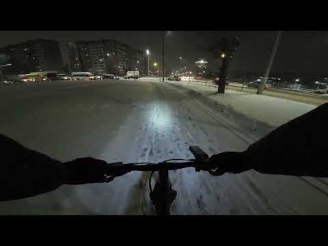 Видео: Ночью в снег на велике по Ижевску