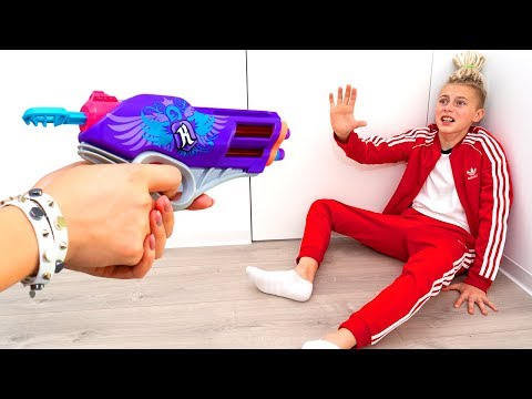 Видео: She or Nerf?Она нас НАПУГАЛА!!!Вломились в чужую хату...