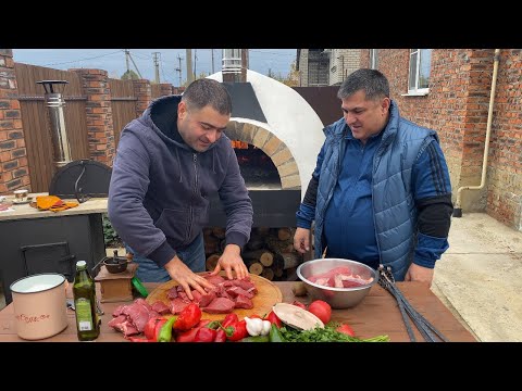 Видео: Шашлык из говядины! Приготовили шашлык в помпейской печи