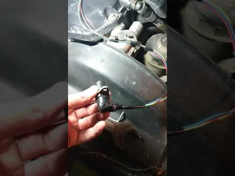 Видео: Часть 1. Замена датчика распредвала на BMW E39 с двигателем М52 В25