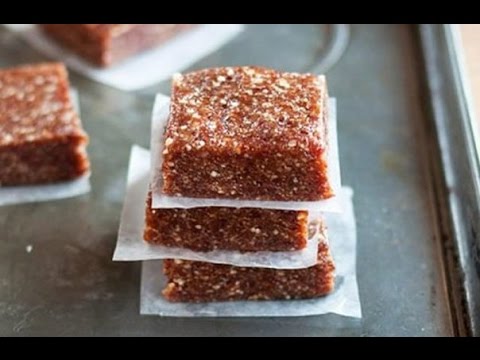 Видео: Готовим ЭНЕРГЕТИЧЕСКИЕ БАТОНЧИКИ. Пошаговый рецепт