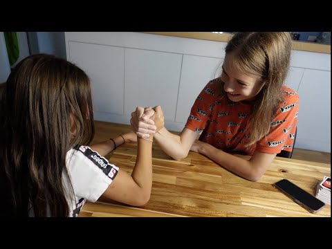 Видео: ВЛОГ / 😃ПЕРЕСТАНОВКА У КСЮШИ / 💪🏻КТО СИЛЬНЕЕ / 29.08.22