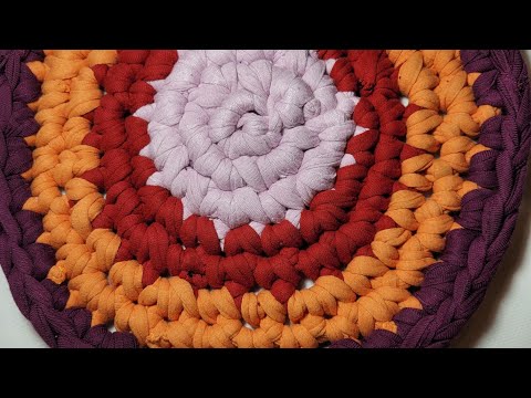 Видео: Супер способ ! Смена нити при вязании крючком. #сменацветакрючком #полоскибезступенек #иринасамодед