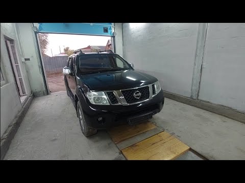 Видео: Nissan Navara 2.5  2010г. устранение нескольких неисправностей. Программирование блока SRS.