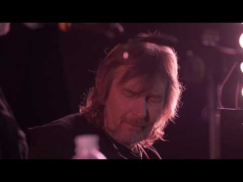 Видео: #10. КОМУ ВНИЗ - Пісня химерного краю. Live !FESTrepublic, Львів, 2018.03.09