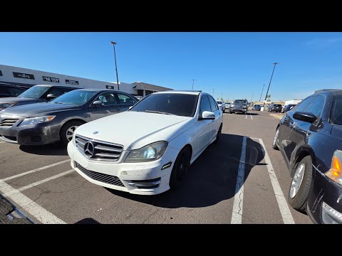 Видео: Mercedes Benz C250 2013 года: Почему перегорают передние фары и как их заменить?