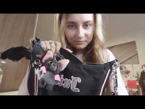 Видео: Обзор что находится в моей сумке 👛🎀
