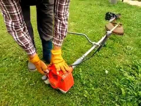 Видео: Как косить бензокосой? (триммером) (Oleo Mac Sparta) Work with the trimmer Oleo Mac