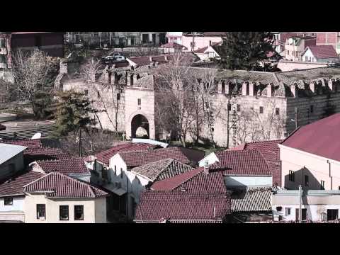 Видео: Скопје. Уметност на солидарноста