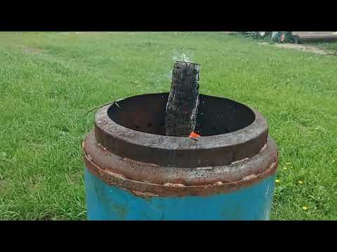Видео: Бочка для сжигания садового мусора, малодымная. A barrel for burning garden garbage. Smokeless.