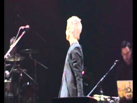 Видео: Сурганова и Оркестр - Она была в Париже+Скалолазка.