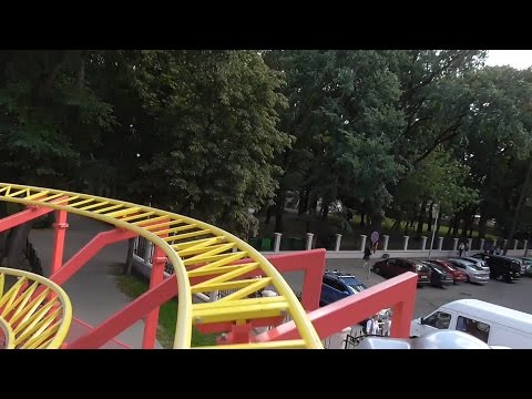 Видео: Парк. Новая карусель "Весёлые горки". Детская площадка с резиновым покрытием