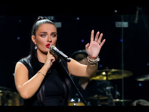 Видео: Елена Ваенга БКЗ "Октябрьский" 02.02.2019. Первое отделение