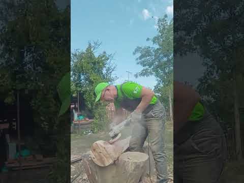 Видео: Резной столб для лестницы. Резьба  бурами.