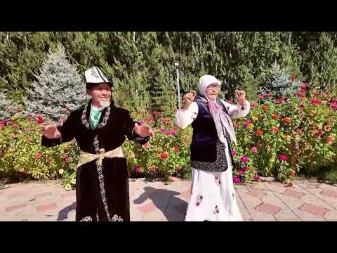 Видео: Ак чөлмөк теледолбоору. Тамашалу ыр "Кемпир чалдын айтышы" Надырбек Каримкулов, Гүлайым Андакулова.