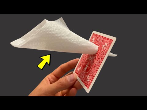 Видео: Безумный фокус с салфеткой сквозь карту! (Секрет раскрыт)