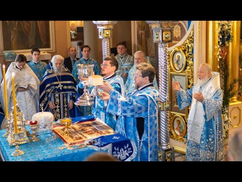Видео: Патриаршая Божественная литургия на Покров Пресвятой Богородицы. Покровский женский монастырь .