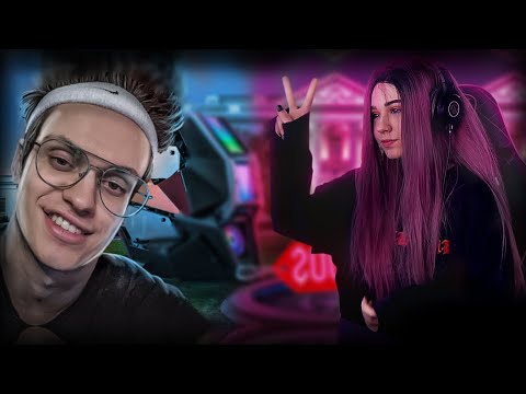 Видео: Yuuechka Смотрит БУСТЕРА 😅 РУМТУР МОЕЙ НОВОЙ КВАРТИРЫ! 🤙