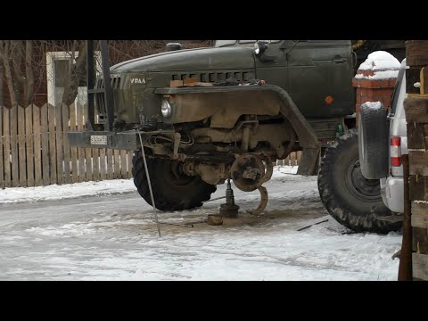 Видео: Начало ремонта  Урал Лесовоз. Колёса, тормоза. Уаз заклепал...