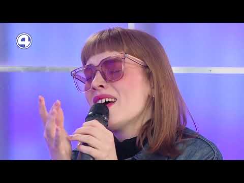 Видео: ГРУППА "ВНИМАНИЕ БРУСНИКА". О новых треках, съёмках фильма и Ночи музыки. Утренний Экспресс 16.06.23