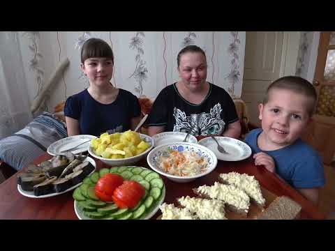 Видео: мукбанг картошка и скумбрия