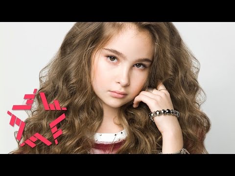 Видео: Александра Абрамейцева - С Новым Годом, Земля! (Lyric Video)