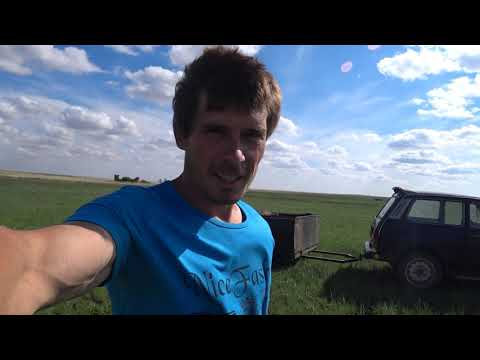 Видео: ЖИВУ В МАШИНЕ ДОБЫВАЮ МЕТАЛЛ ЧАСТЬ 2