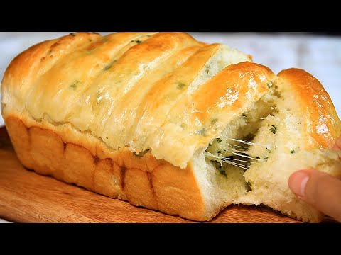Видео: Все были удивлены, попробовав! Простой и вкусный рецепт чесночного хлеба