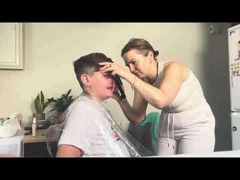 Видео: Ярик стрижот тётя