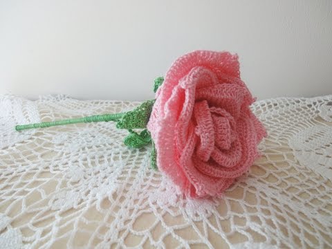 Видео: Большая роза Часть 2 Rose Crochet Part 2