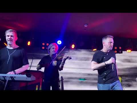 Видео: PLAZMA. ALL THE COLORS OF THE RAINBOW. Концерт 09.10.2025. Казань. Ресторан Максимилианс.