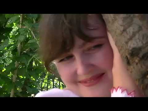 Видео: Народный ансамбль казачьей песни  "Червона стрiчка" представляет видео-фильм " А млин крутиться".