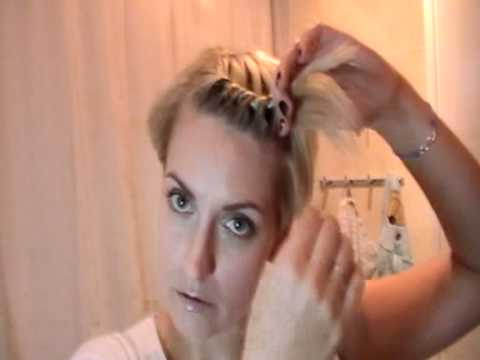 Видео: Как: заплести косичку-твист.