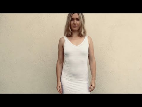 Видео: Гардероб минималиста. К чему я пришла после долгих лет тяжелого люкса и масмаркета.