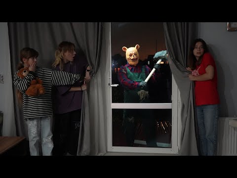 Видео: ВИННИ ПУХ: К Р О В Ь И МЕД В РЕАЛЬНОЙ ЖИЗНИ! СТРАШНАЯ ИСТОРИЯ!