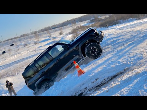 Видео: Prado НЕ ШУТИ против TANK 300! Китай бросает вызов Mercedes, AUDI, BMW & Subaru.