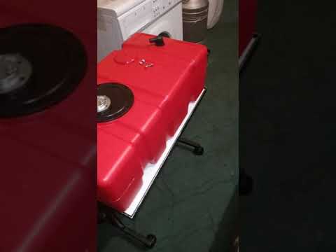 Видео: еще один способ установки датчика в стационарный бак для лодки