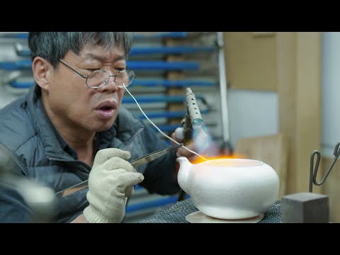 Видео: Процесс изготовления корейского роскошного серебряного чайника. Серебряный мастер с 40 -летним опыто