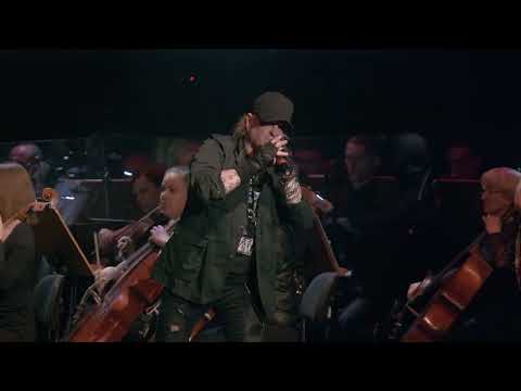 Видео: Артур Беркут и группа Пасаш с Симфоническим оркестром - Волонтер