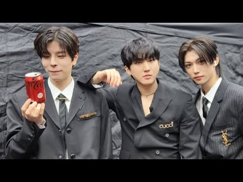 Видео: скизы выживают на мероприятиях #skz #straykids